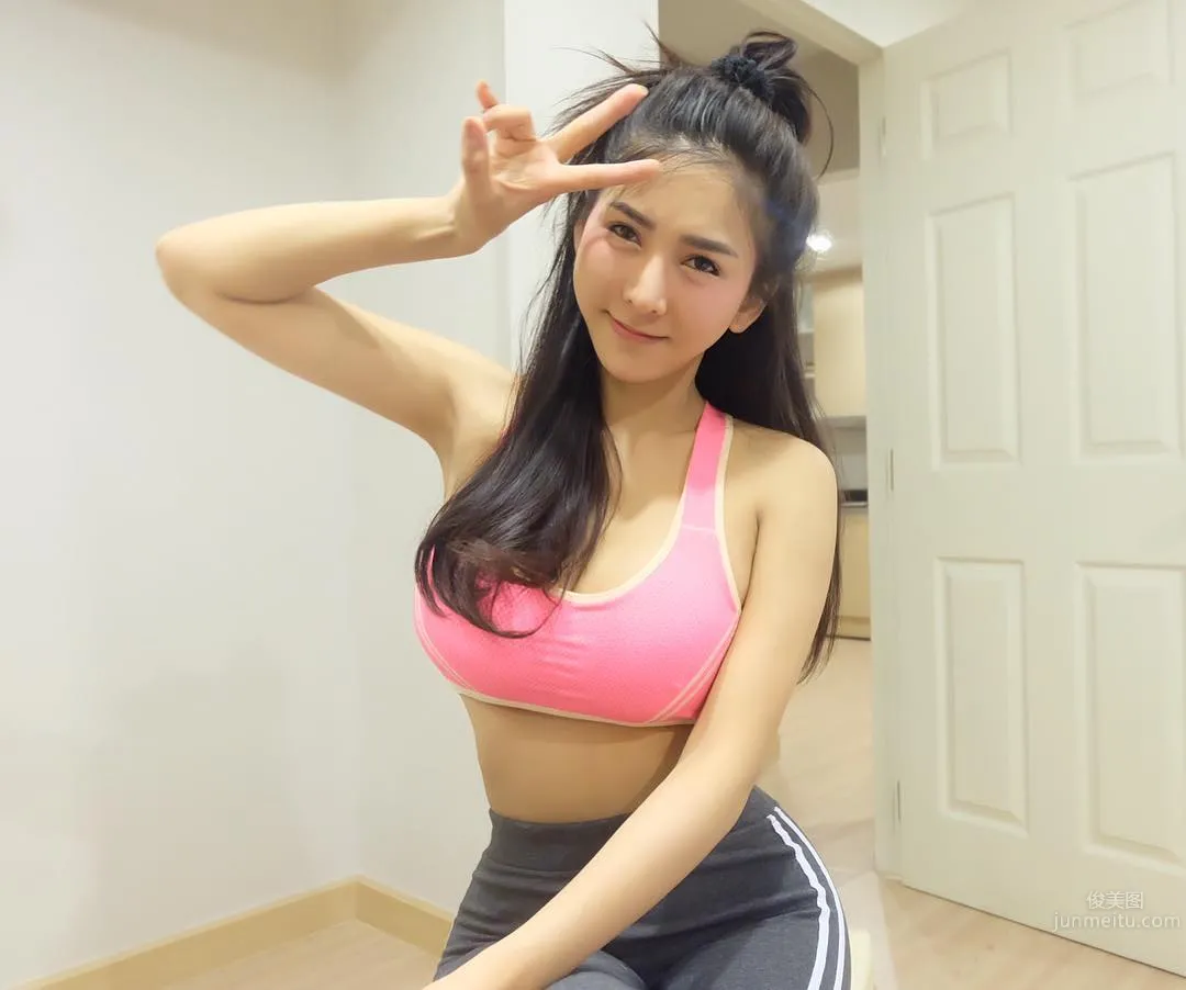 Cawaii Kanom- 好粉嫩白皙甜美車模 12