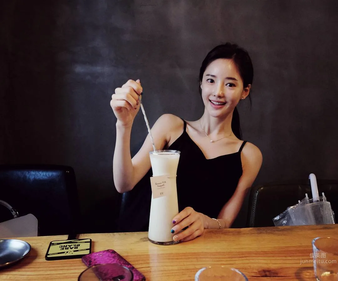 Ban Seo Jin- 南韓超正美腿模特兒 16