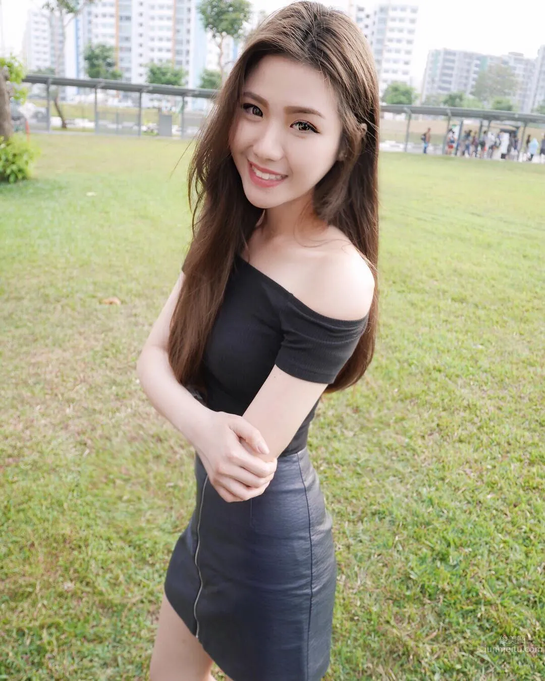 Chia Ying- 長發飄逸空姐私房照 24