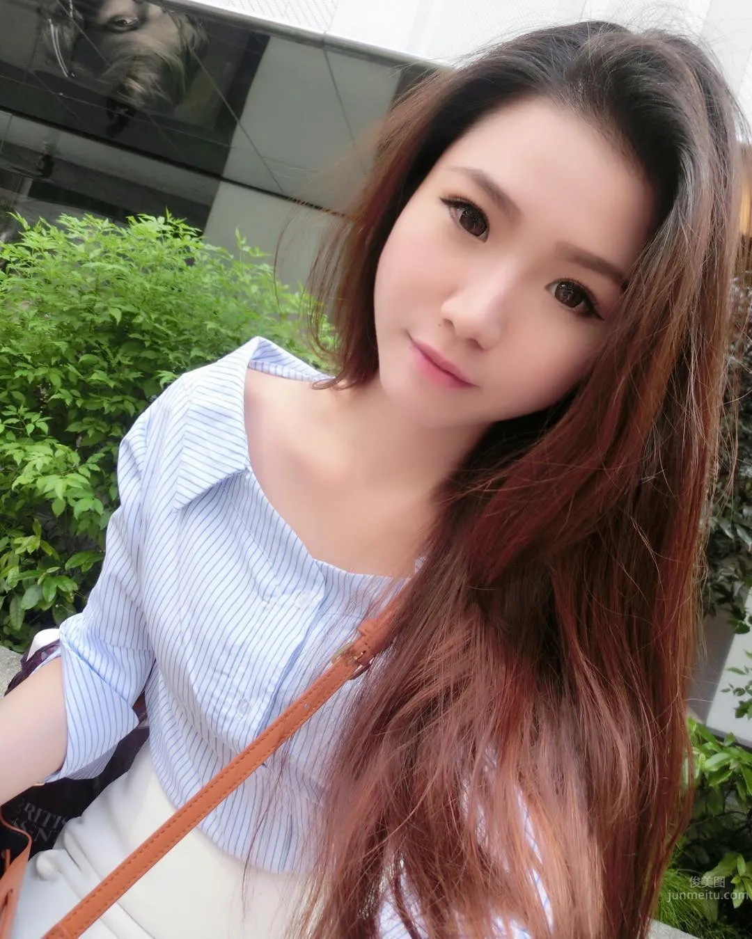 Chia Ying- 長發飄逸空姐私房照 7
