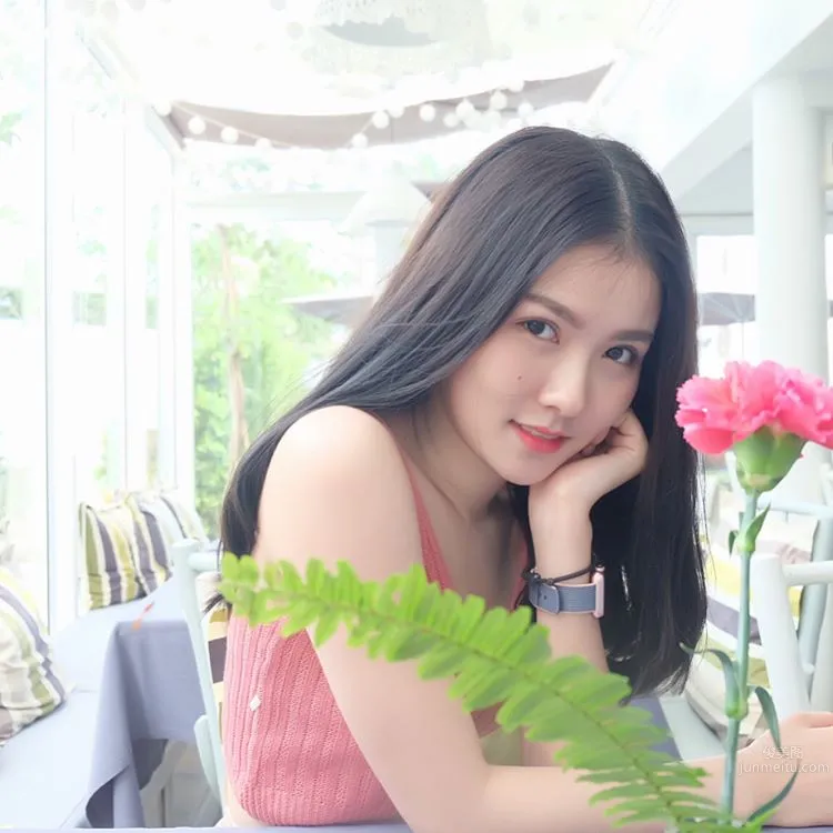 Pimchanok Chumpuchai- 紅到日本的泰國美女護理師 17