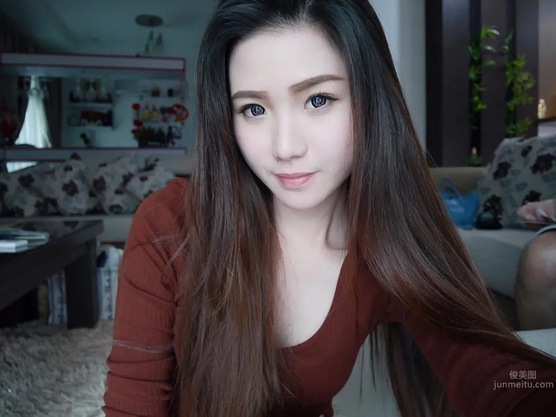 Chia Ying- 長發飄逸空姐私房照 13