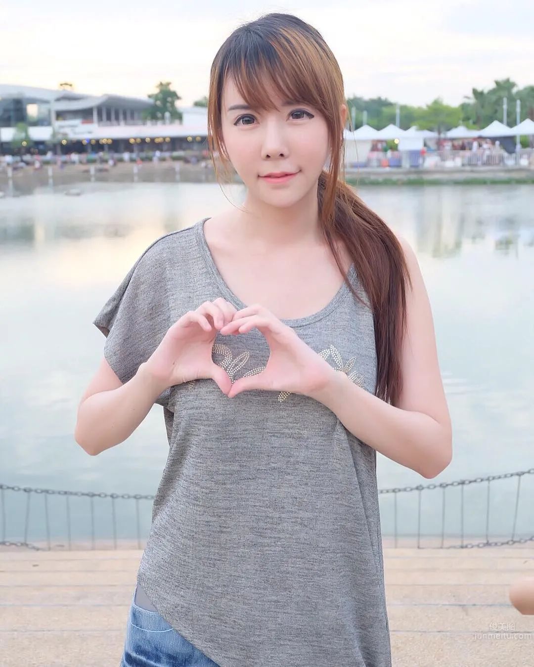 Parlovetati Kasetsart- 核弹级美女海量比基尼图片_17