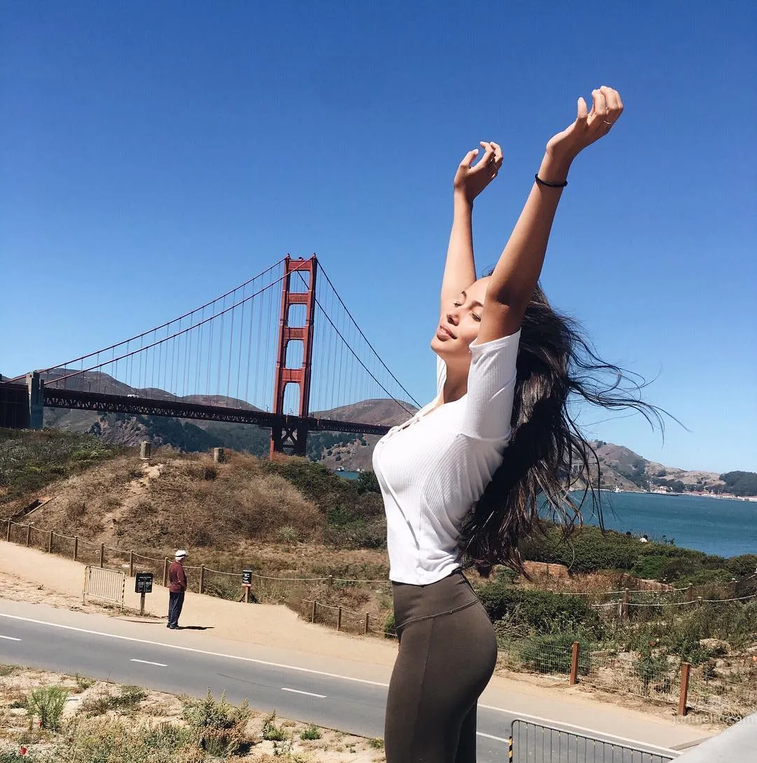 Fiona Barron- 墨西哥甜美妹子私房照 5