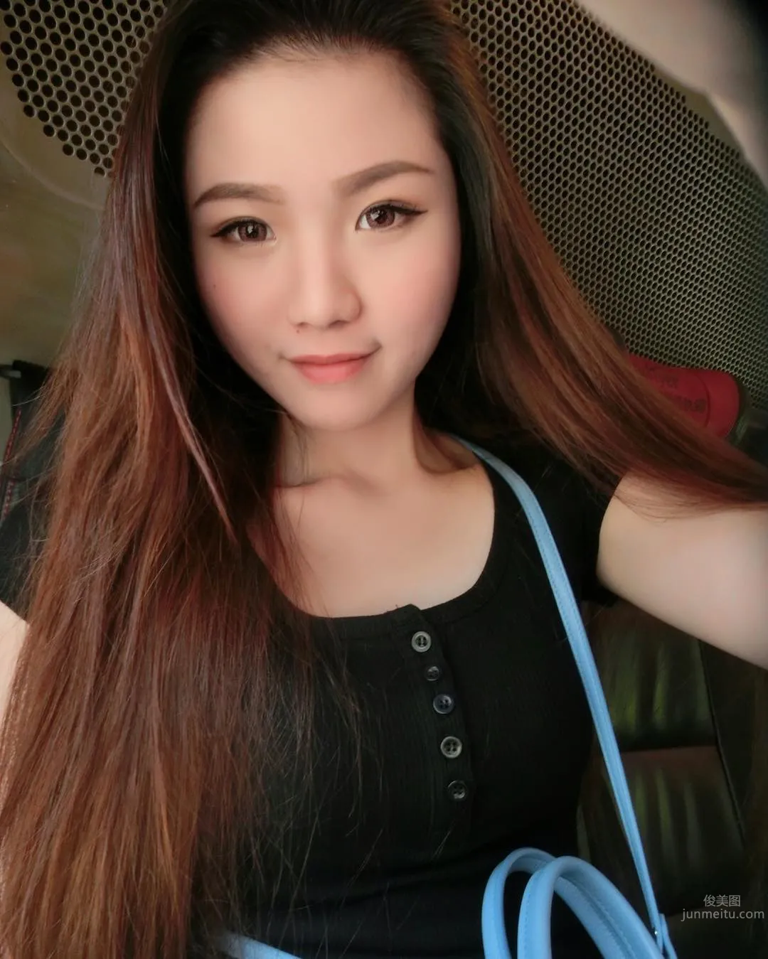 Chia Ying- 長發飄逸空姐私房照 8