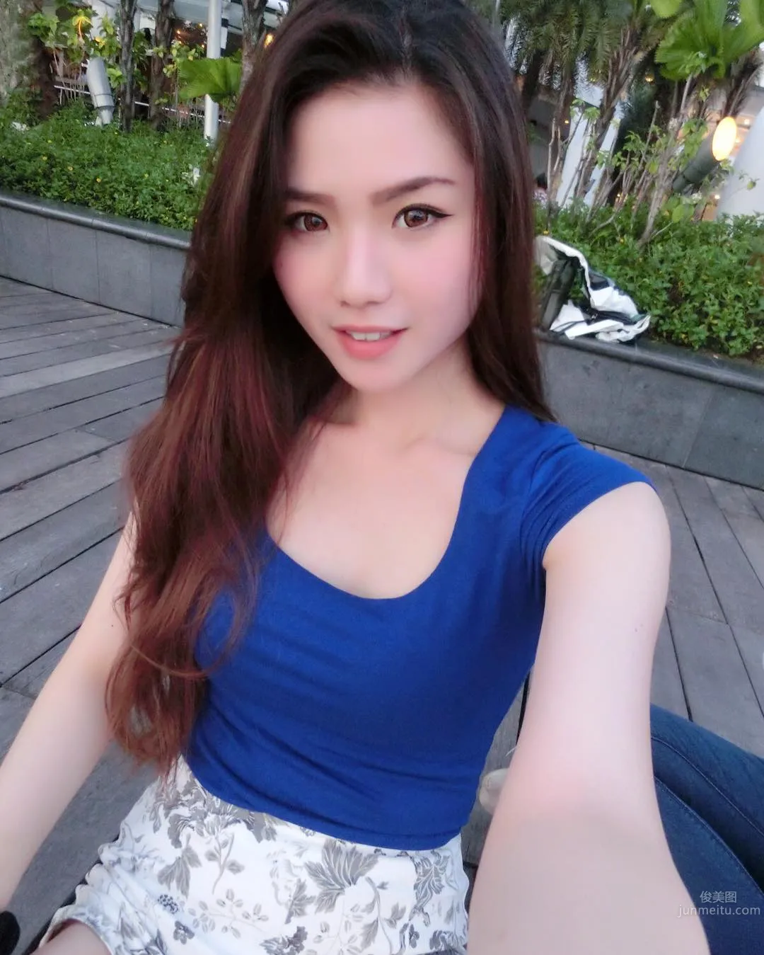 Chia Ying- 長發飄逸空姐私房照 5