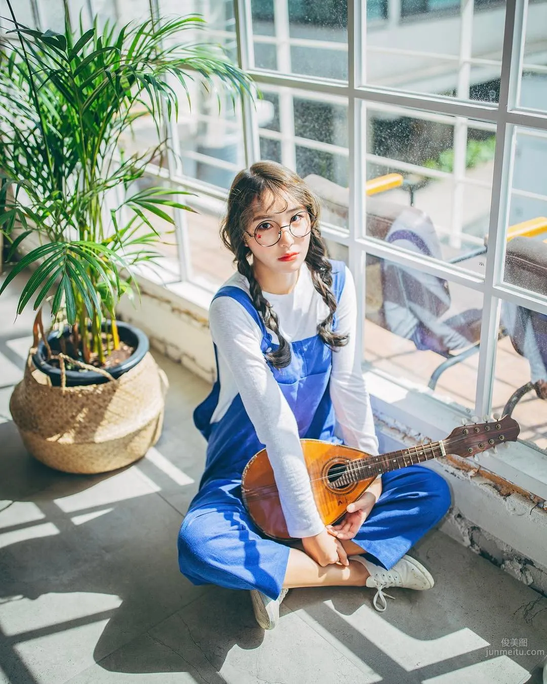 임지우- 韓國人氣舉牌女郎美圖 42