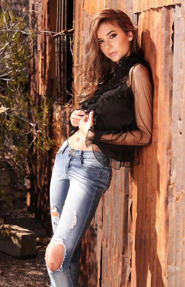 Amber Bernstein- Maxim埃及版雜志封面女郎 14