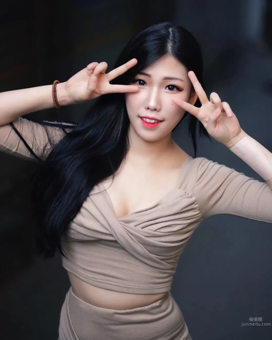 韓國美女조달쏭 街頭性感寫真美圖 30