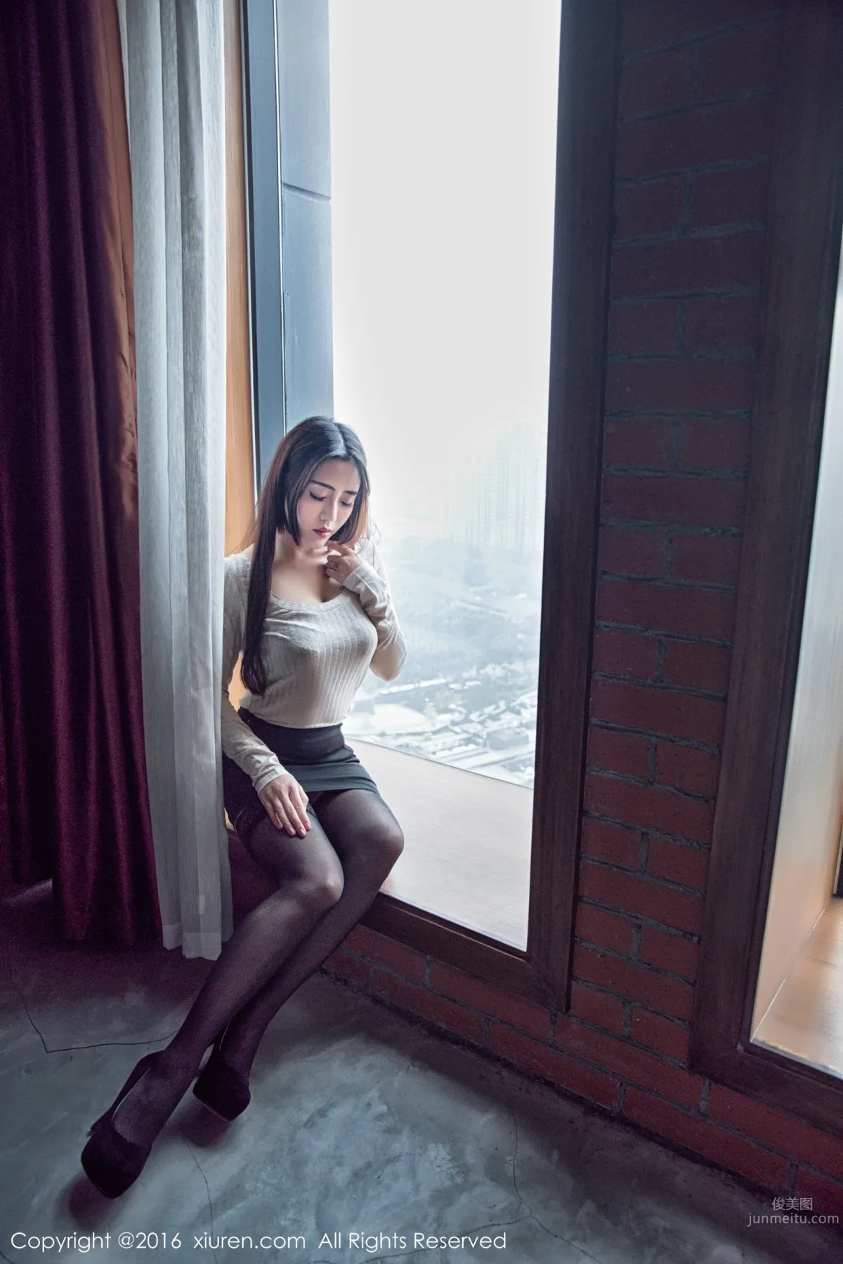 楚楚可怜兜豆靓Youlina 灰暗系家居束缚美图_7