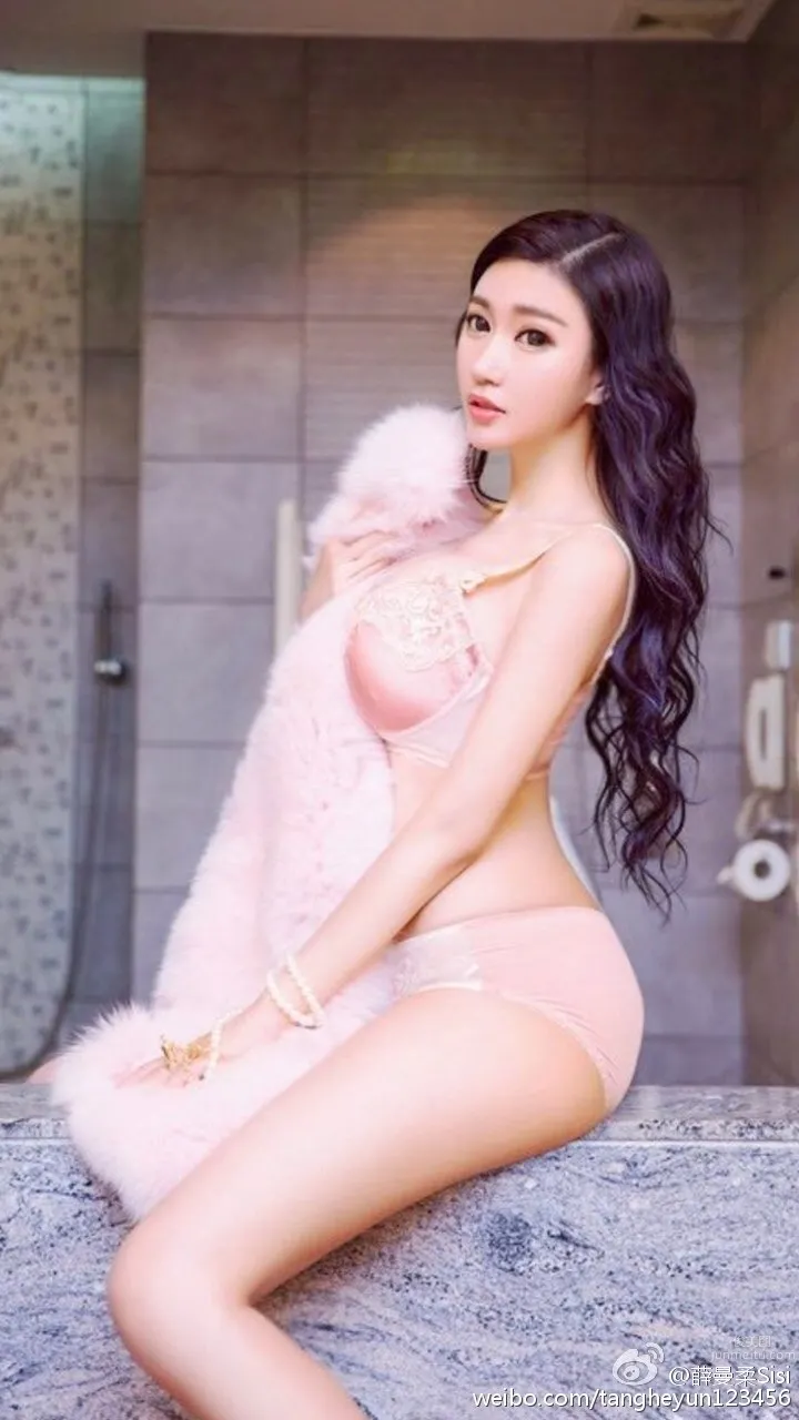 美人模特薛曼柔 俏皮微博私房照 7