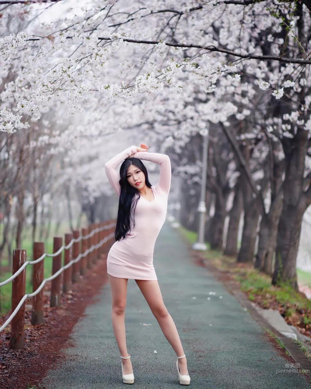 韓國美女조달쏭 街頭性感寫真美圖 14