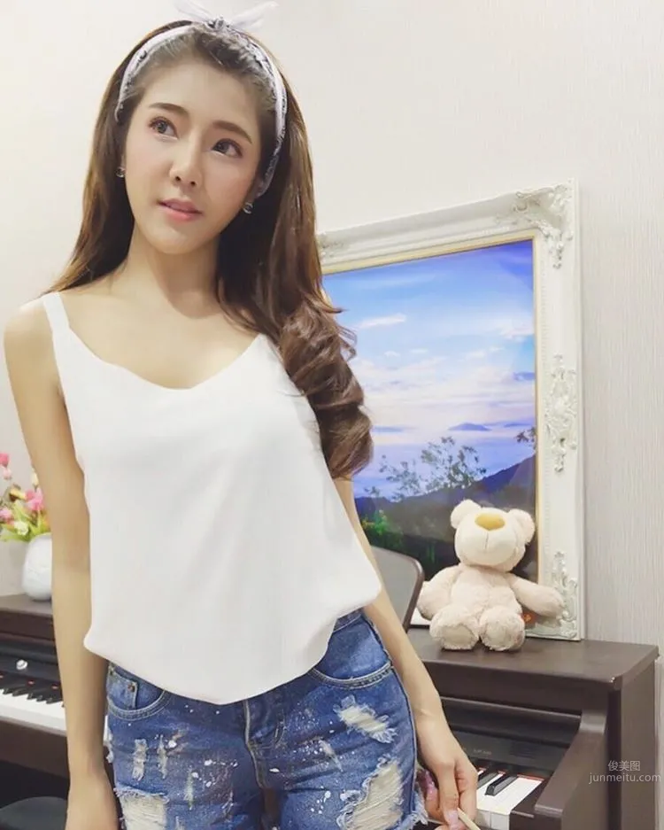 泰國車模Numnim Jang 時而性感時而俏皮 14