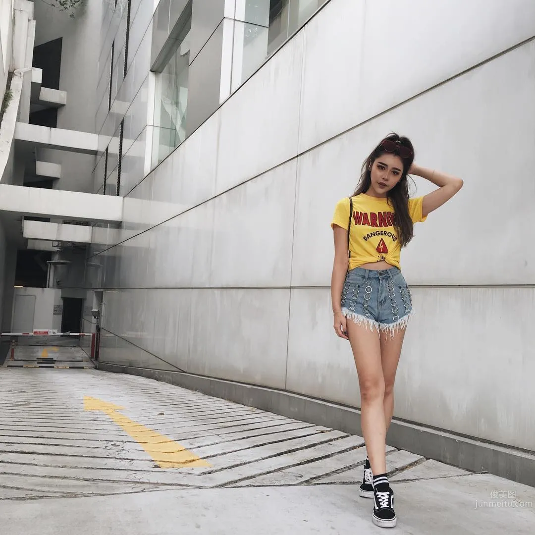 新國正妹Aylna 捆綁式泳衣秀美好身材 17