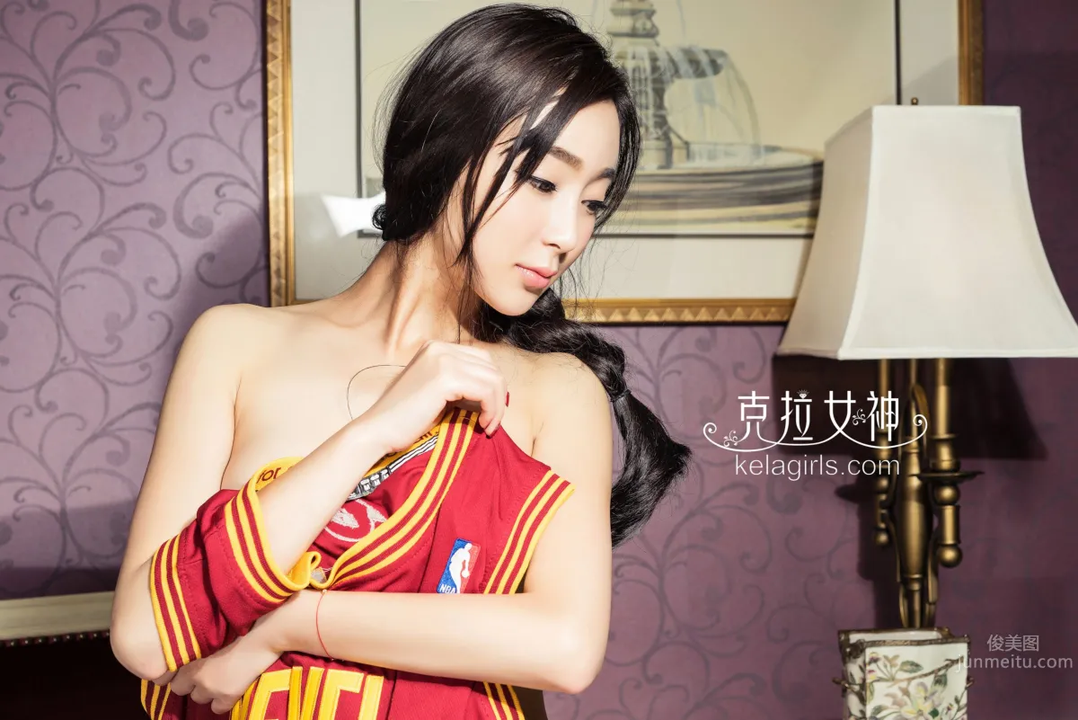 克拉運動女神依依《緻敬詹皇》23号球衣 5