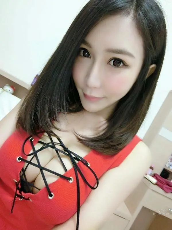 34F火辣正妹詹椀媗 賽車場上她就是焦點 5