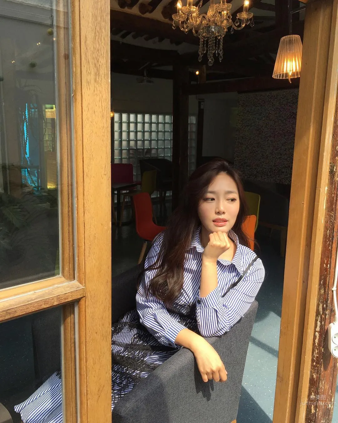 中韓雙語主持人趙瑞妍 有顔值有玉背還有長腿 14