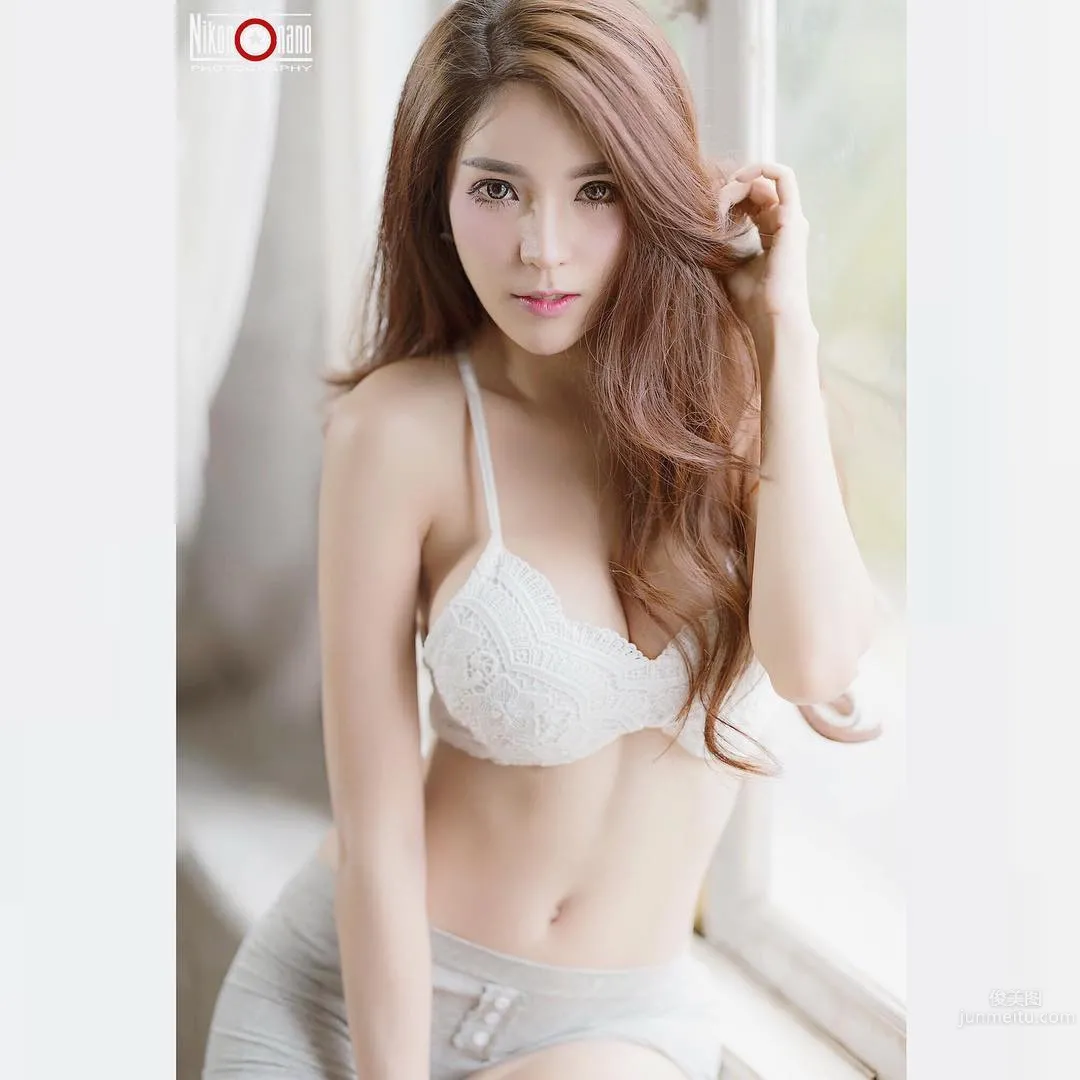 泰國迷人車模Janet 香豔私房美照 24