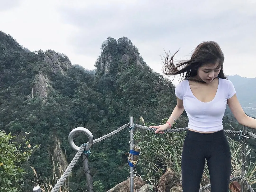 超美混血兒Tia 側面運動照激似小昆淩 20
