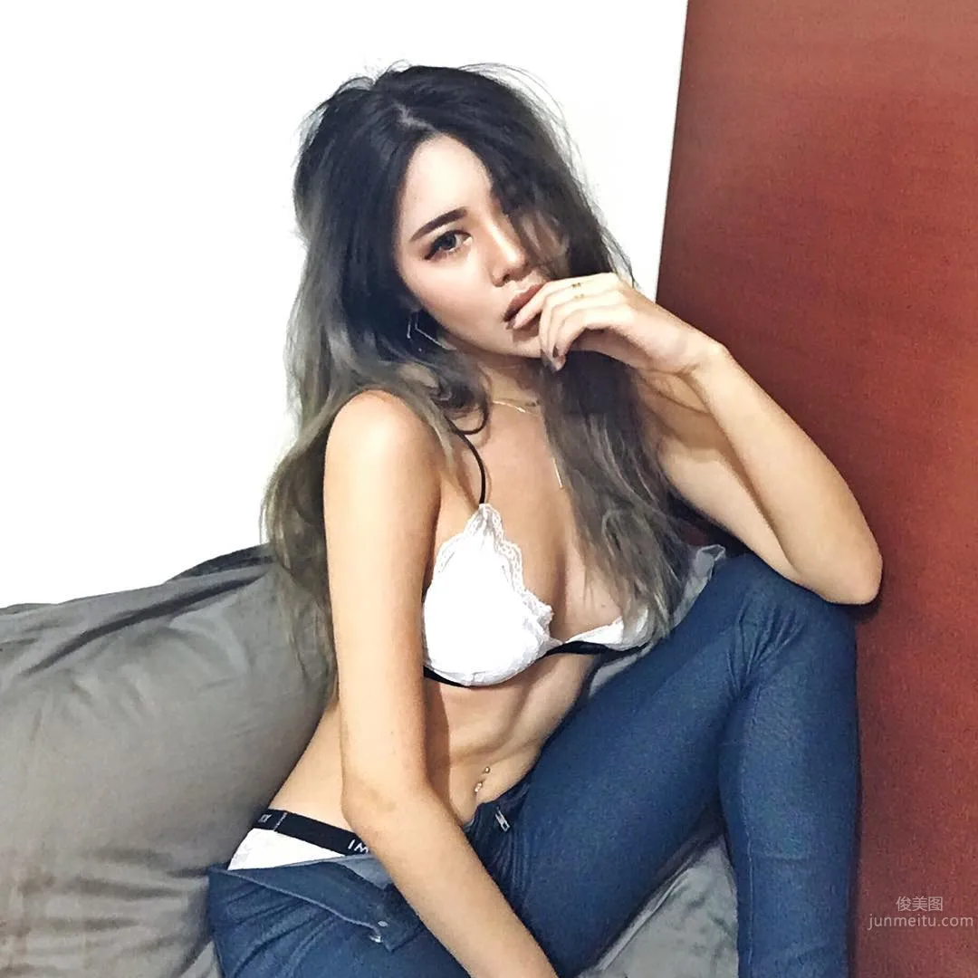 新國正妹Aylna 捆綁式泳衣秀美好身材 20