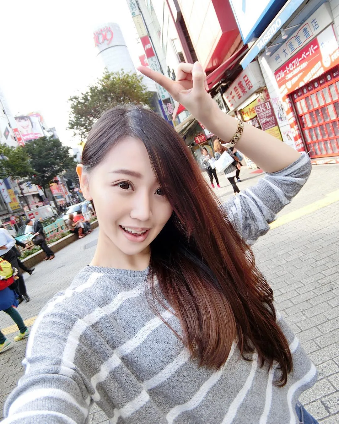 17直播台柱美女張摸摸 好身材真的可以摸 29