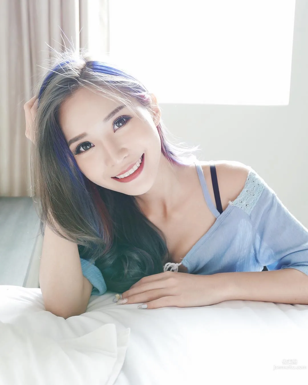 馬國RQ女神謝麗霜 狂曬胸狠馬甲線 15