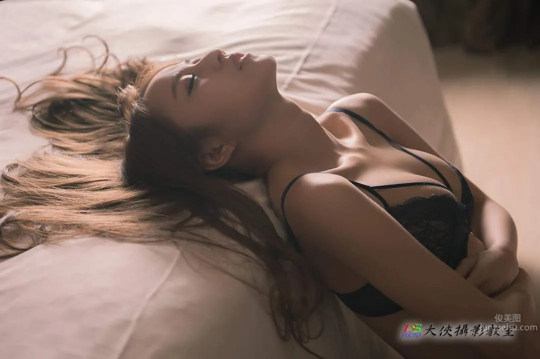 電眼女神MiMi佳佳兒 性感小蘿莉寫真 27