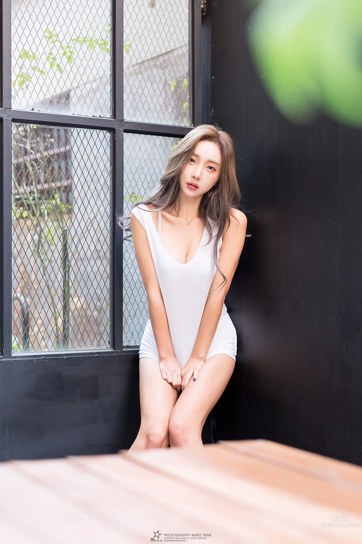 韓國美女Kim Mina 眼角美人痣倍撩人 13