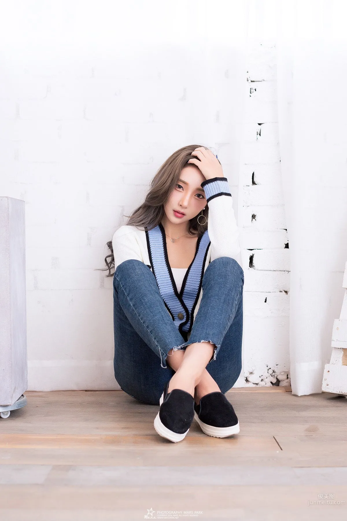 韓國美女Kim Mina 眼角美人痣倍撩人 27