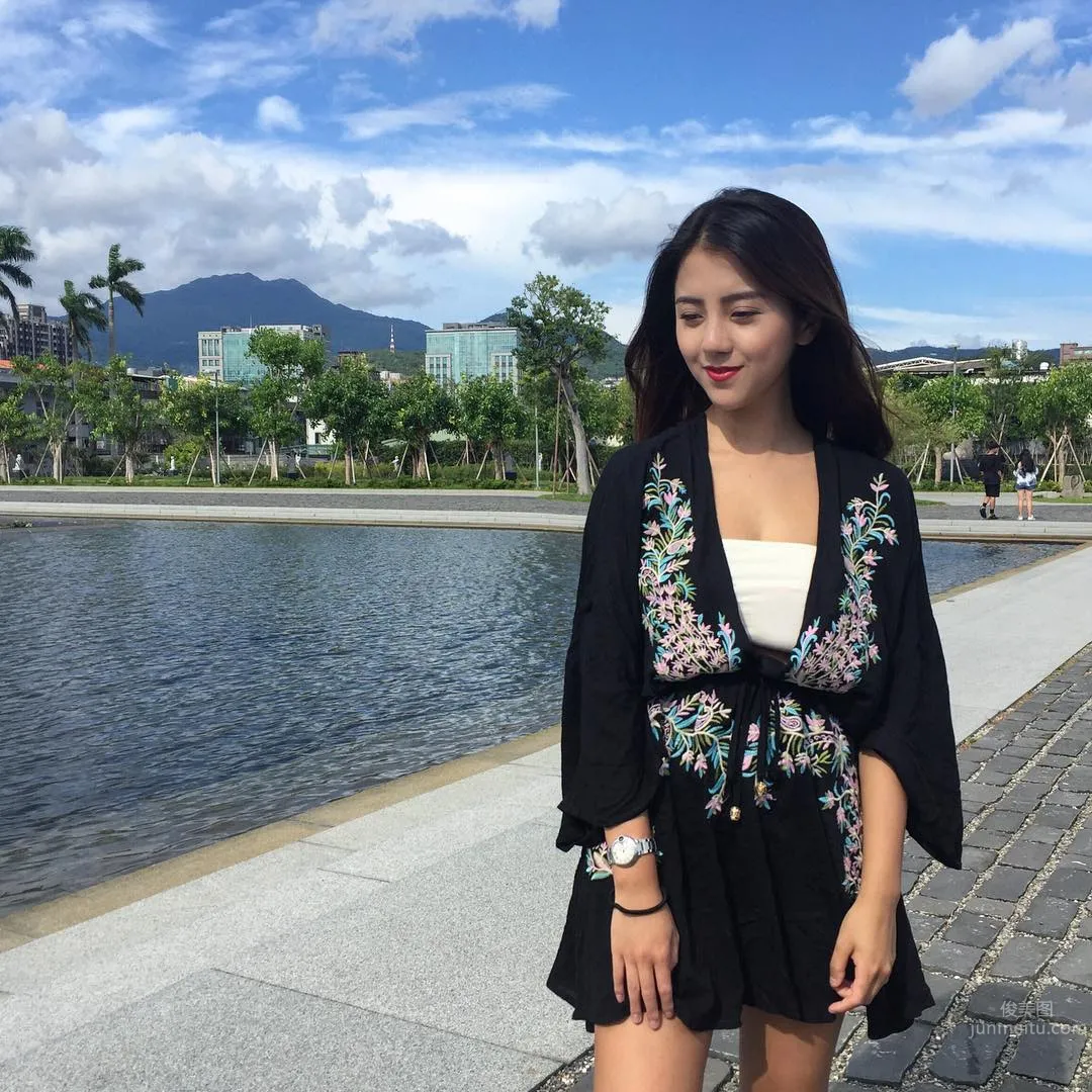 超美混血兒Tia 側面運動照激似小昆淩 7