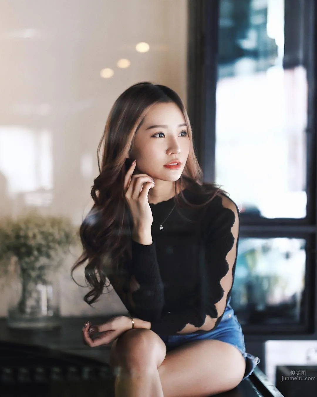 馬國RQ女神謝麗霜 狂曬胸狠馬甲線 31
