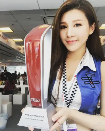 台灣車模愛語莎Vanessa 狂野奔放又妩媚