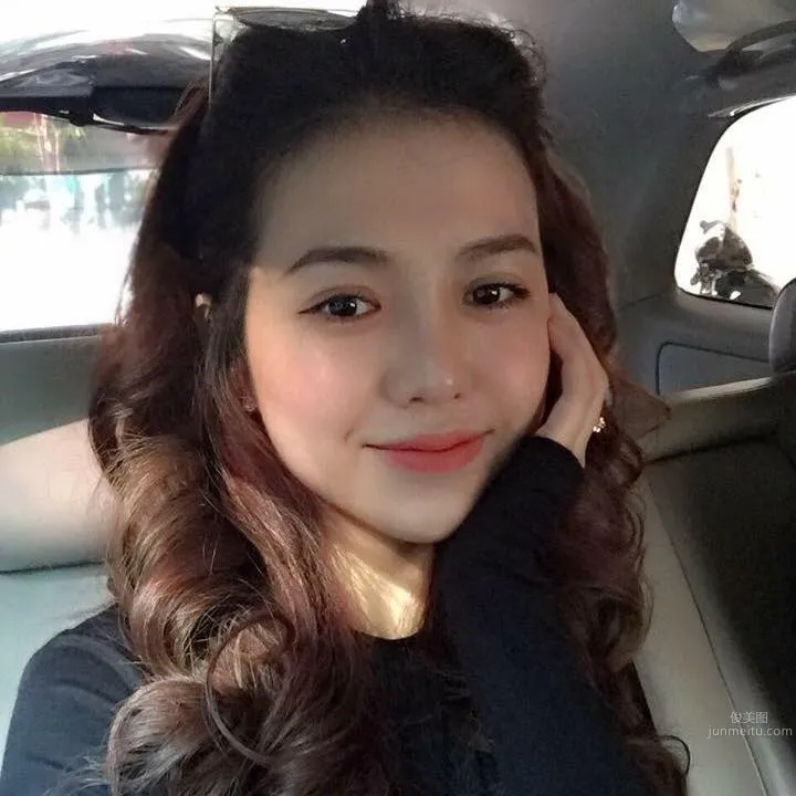 Nghi Nghi，越南也有這麼養眼的禦姐 19