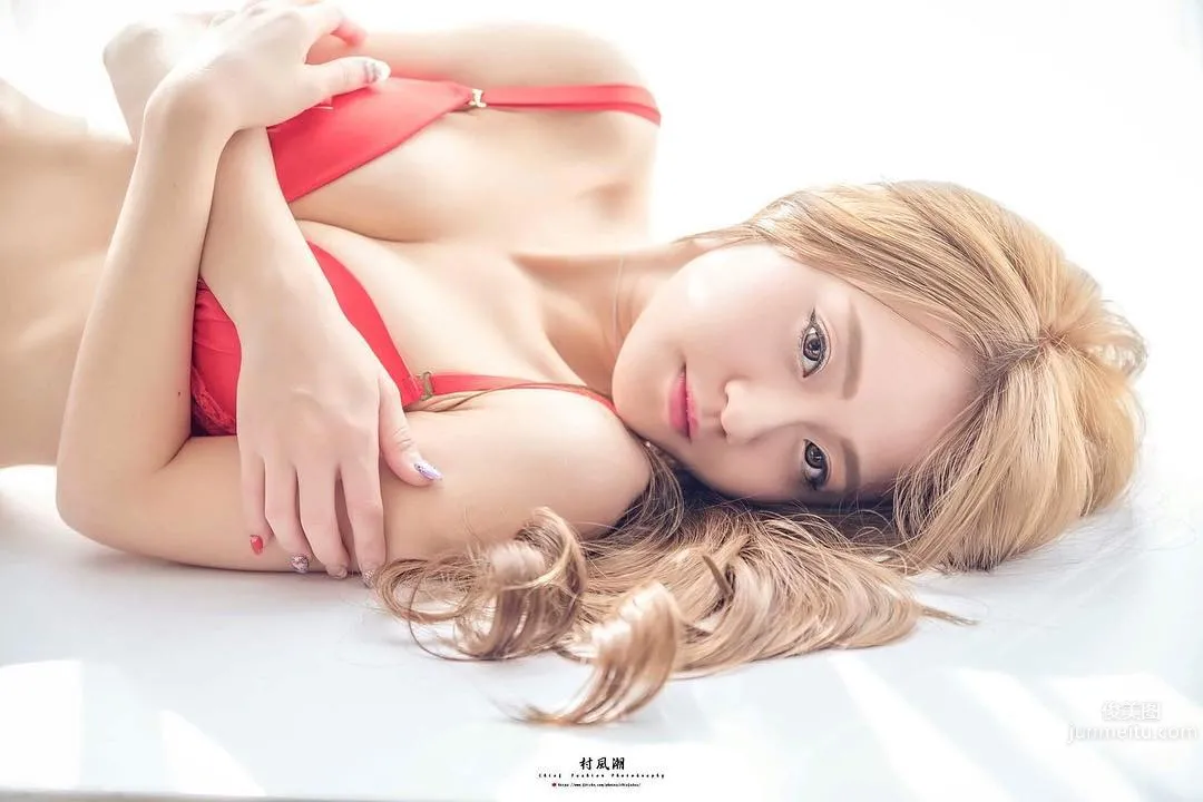 電眼女神MiMi佳佳兒 性感小蘿莉寫真 26