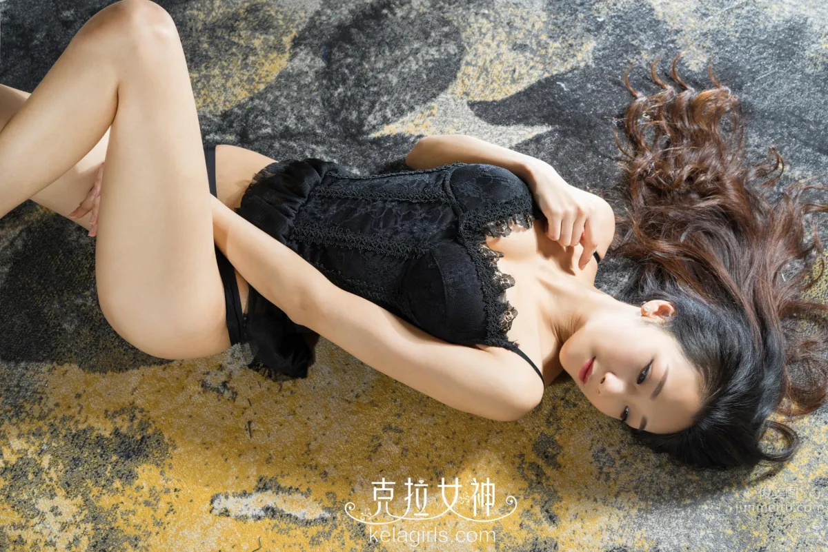 長腿氣質女神靜靜 《黑暗羽翼少女》 16