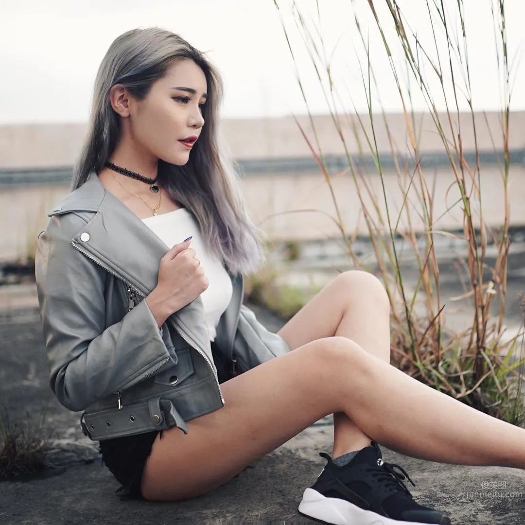 新國正妹Aylna 捆綁式泳衣秀美好身材 8