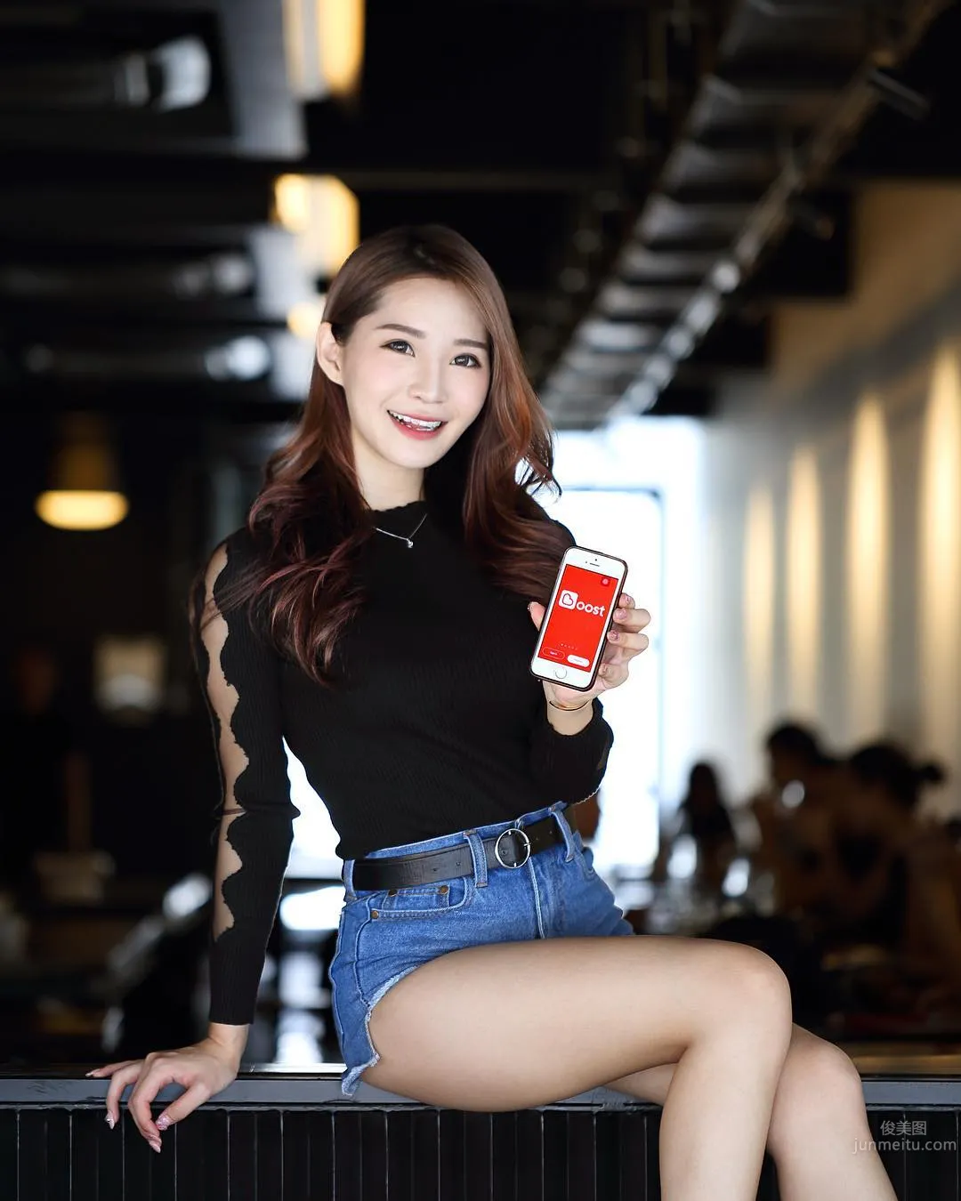 馬國RQ女神謝麗霜 狂曬胸狠馬甲線 30