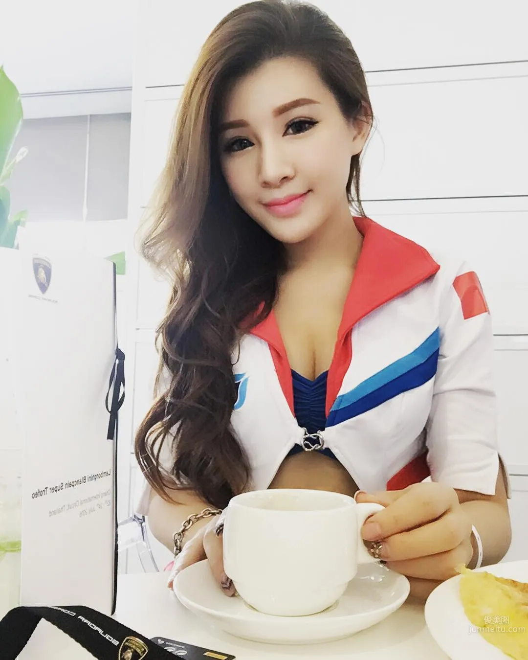 台灣車模愛語莎Vanessa 狂野奔放又妩媚 3