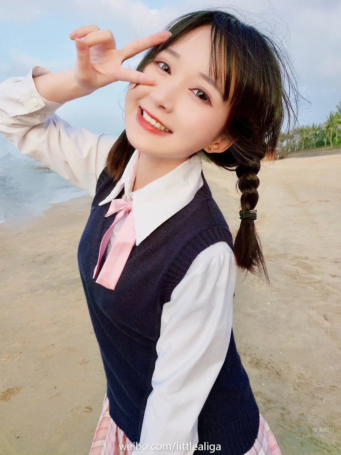 搞怪女孩矮樂多Aliga 突破次元之壁的coser 22