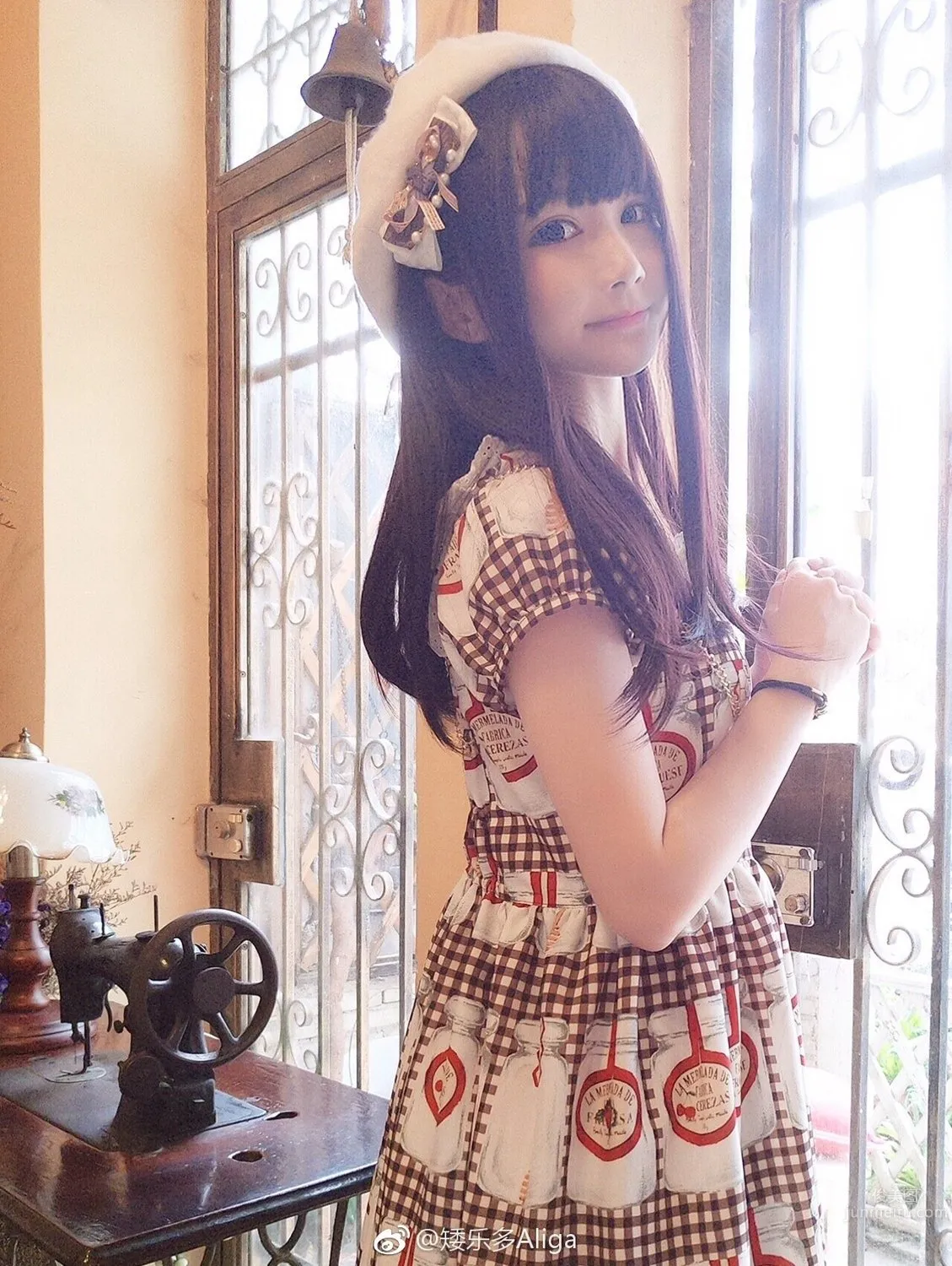 搞怪女孩矮樂多Aliga 突破次元之壁的coser 19