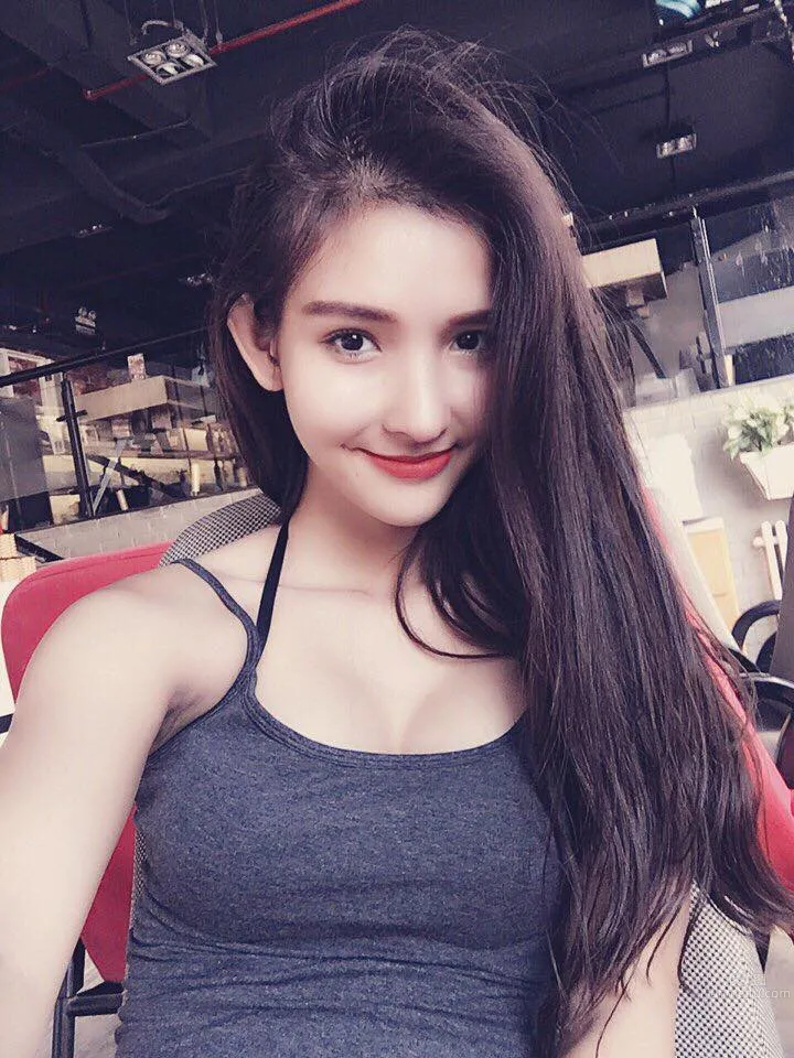 越南正妹Bùi Ngọc 混血五官精緻而脫俗 25