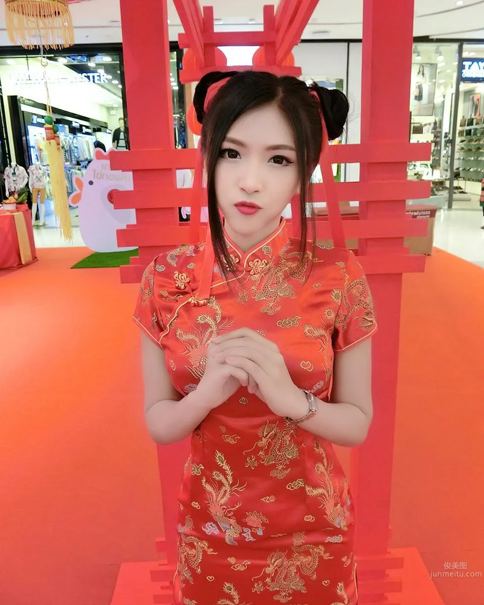 泰国水灵妹子Maneeya 利物浦足球宝贝儿_24
