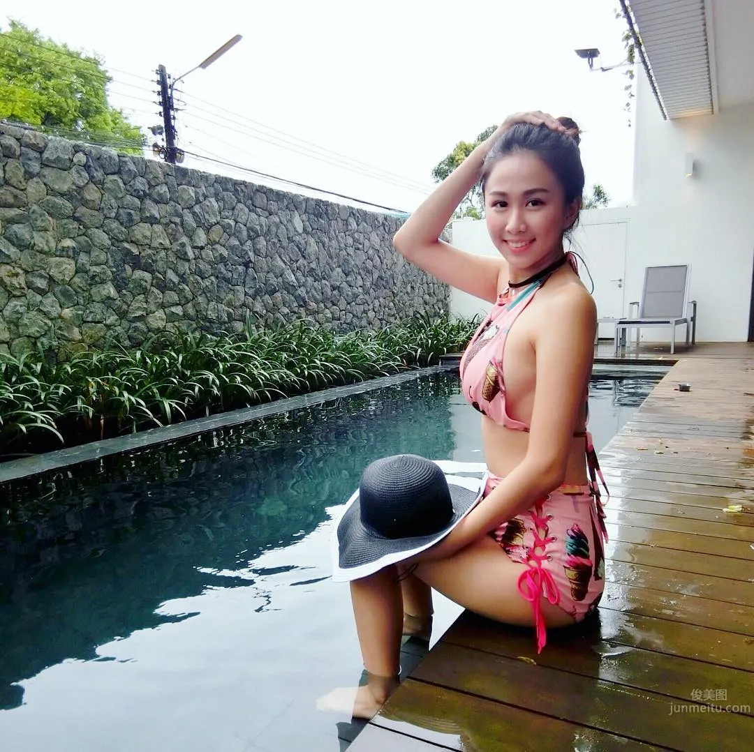 大馬正妹Christine Pang沙灘拍美照 6