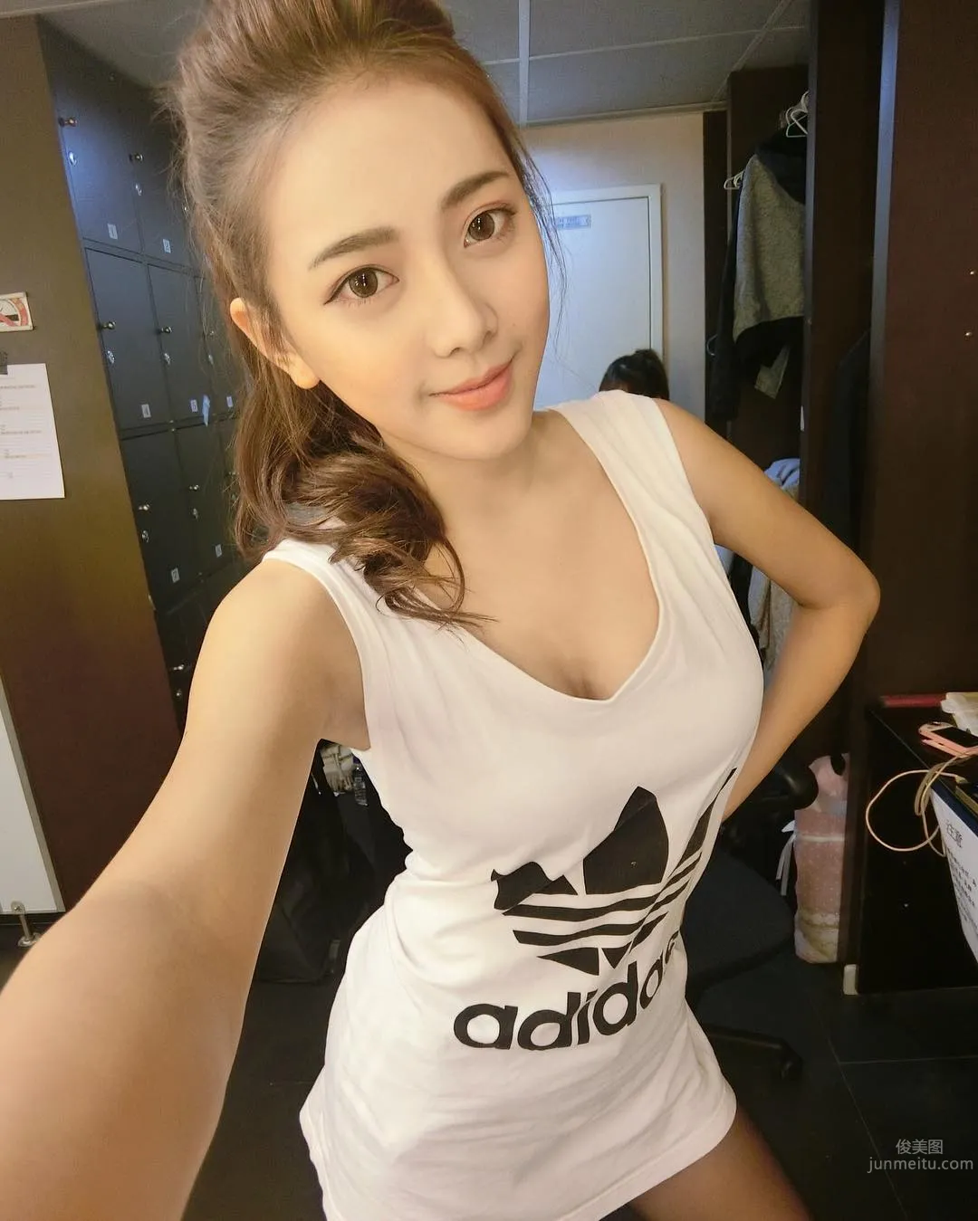 「完美天菜」萱萱Iris 赏心悦目的标准正妹_25