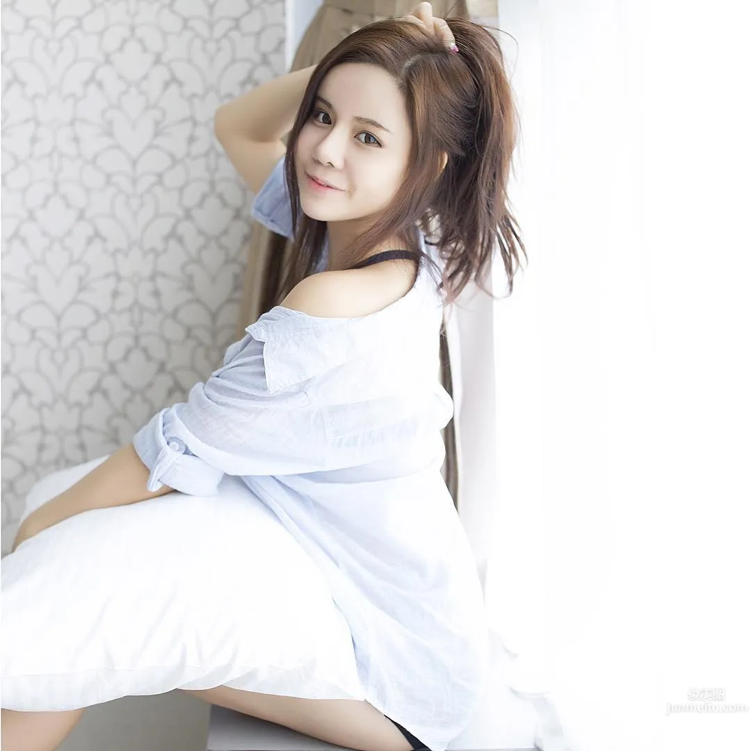 新國正妹Winnie Choo 歐派小隻馬甜美外拍 11