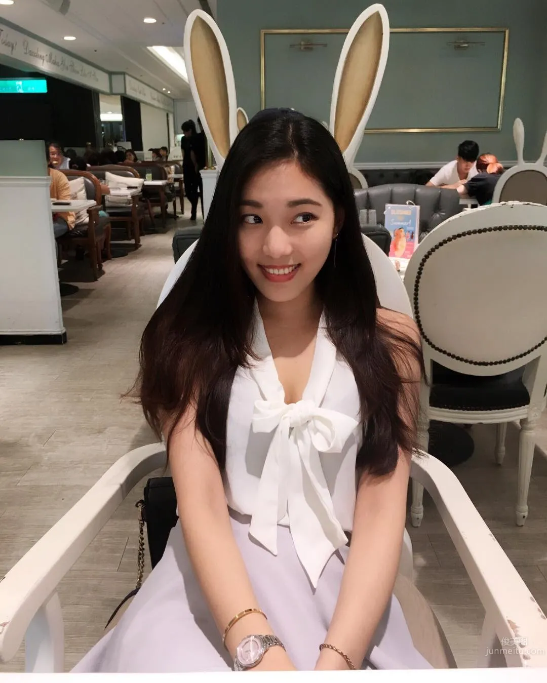 多才多藝鄭小奈 白皙蜜大腿身材好 6