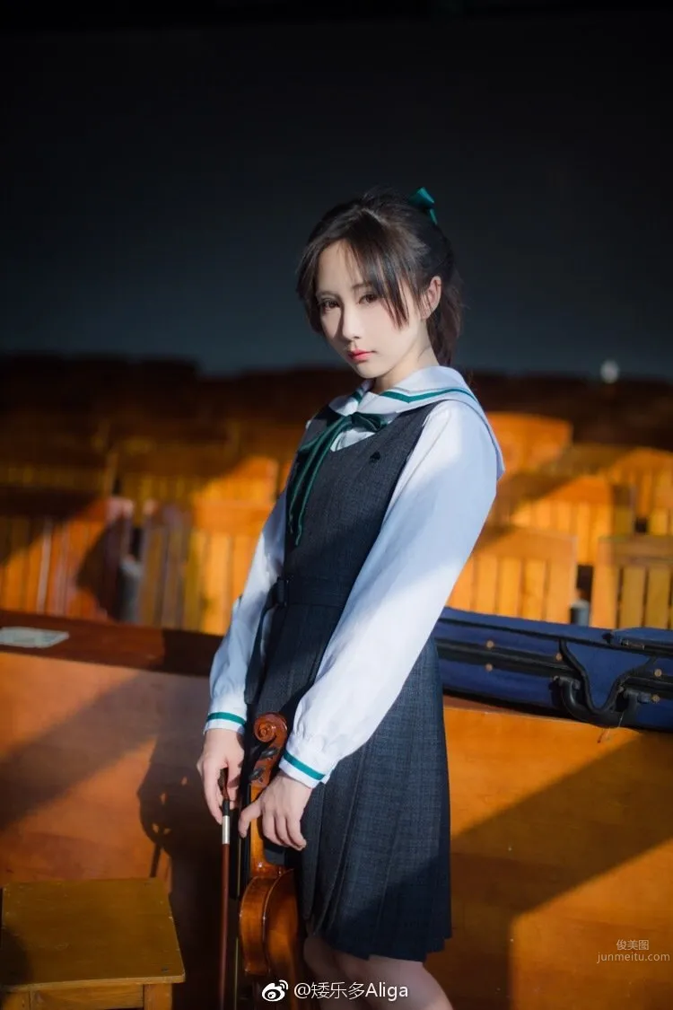 搞怪女孩矮樂多Aliga 突破次元之壁的coser 16