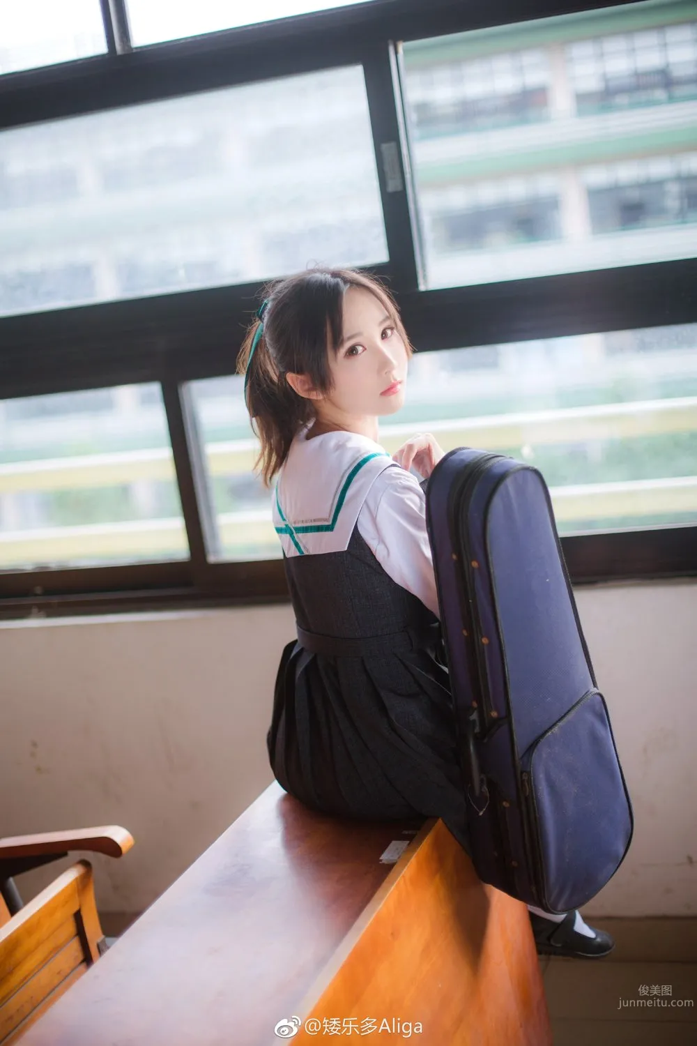 搞怪女孩矮樂多Aliga 突破次元之壁的coser 13