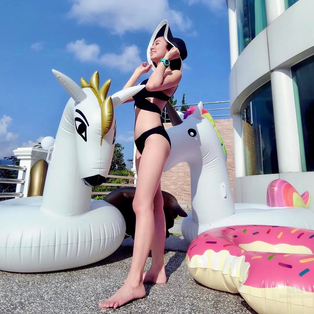 大馬正妹Christine Pang沙灘拍美照 18