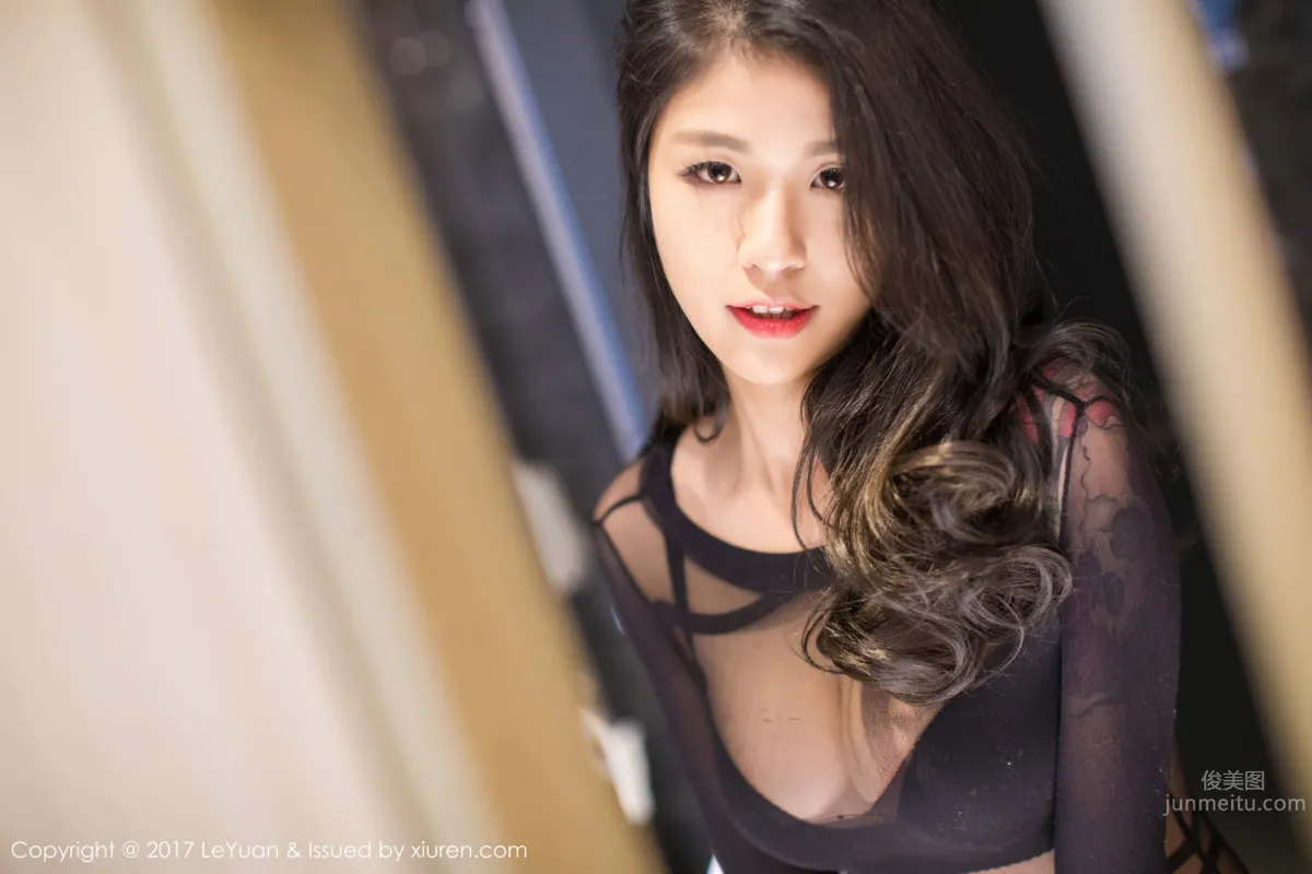 美女主播酸醬兔 絲襪翹臀與女仆 7